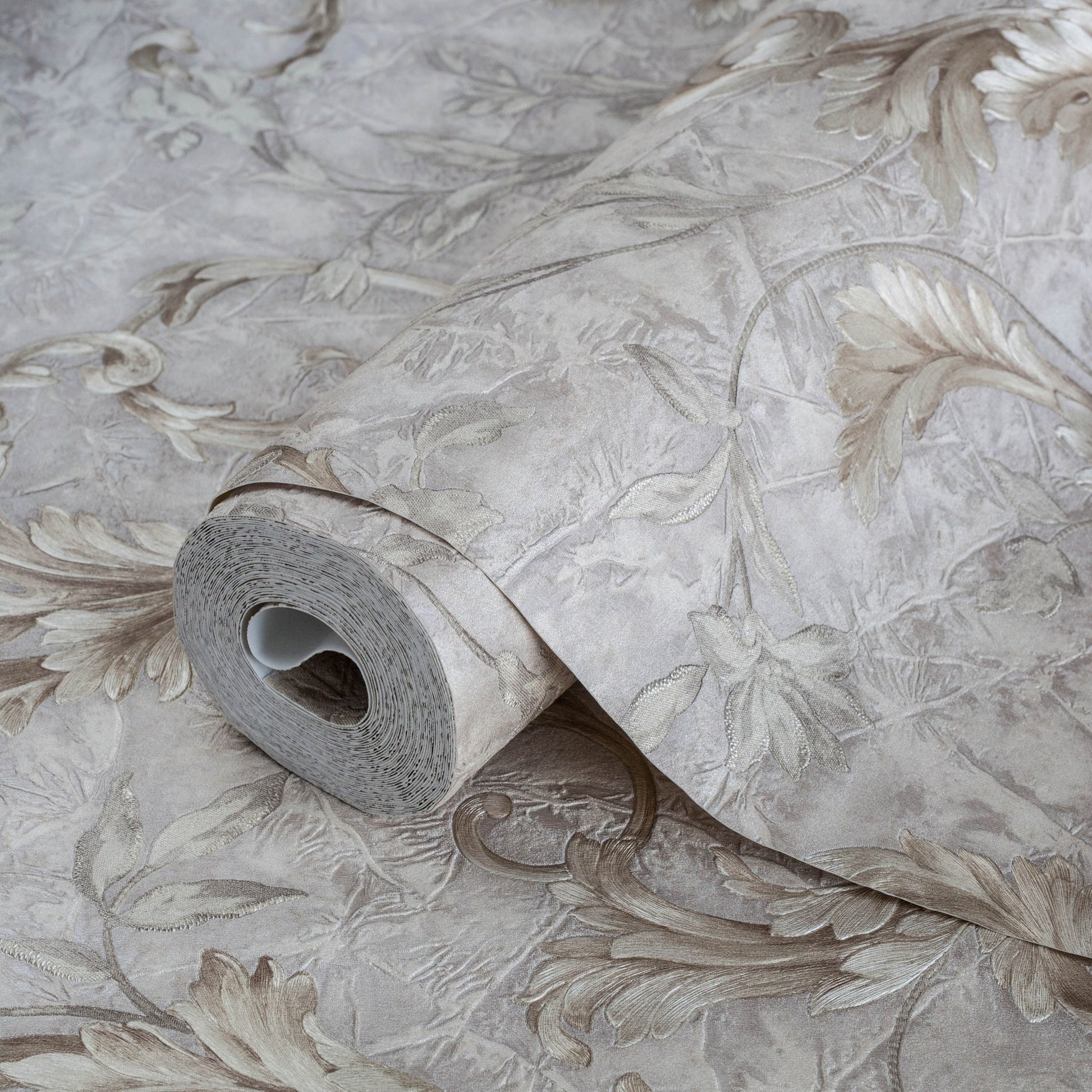 Signature Maison 1006-3 detail wallpaper by La Belle Maison