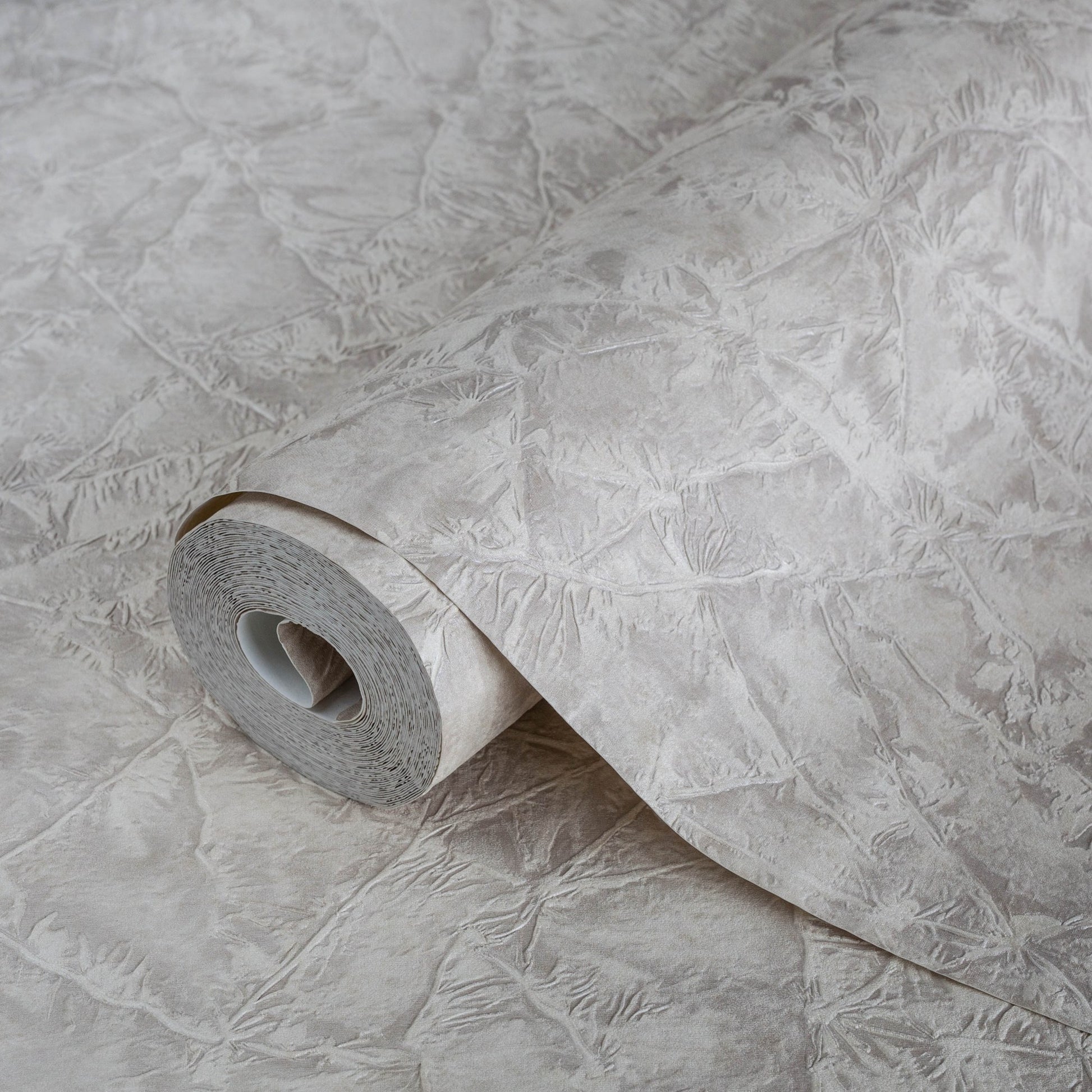 Signature Maison 1007-2 detail wallpaper by La Belle Maison