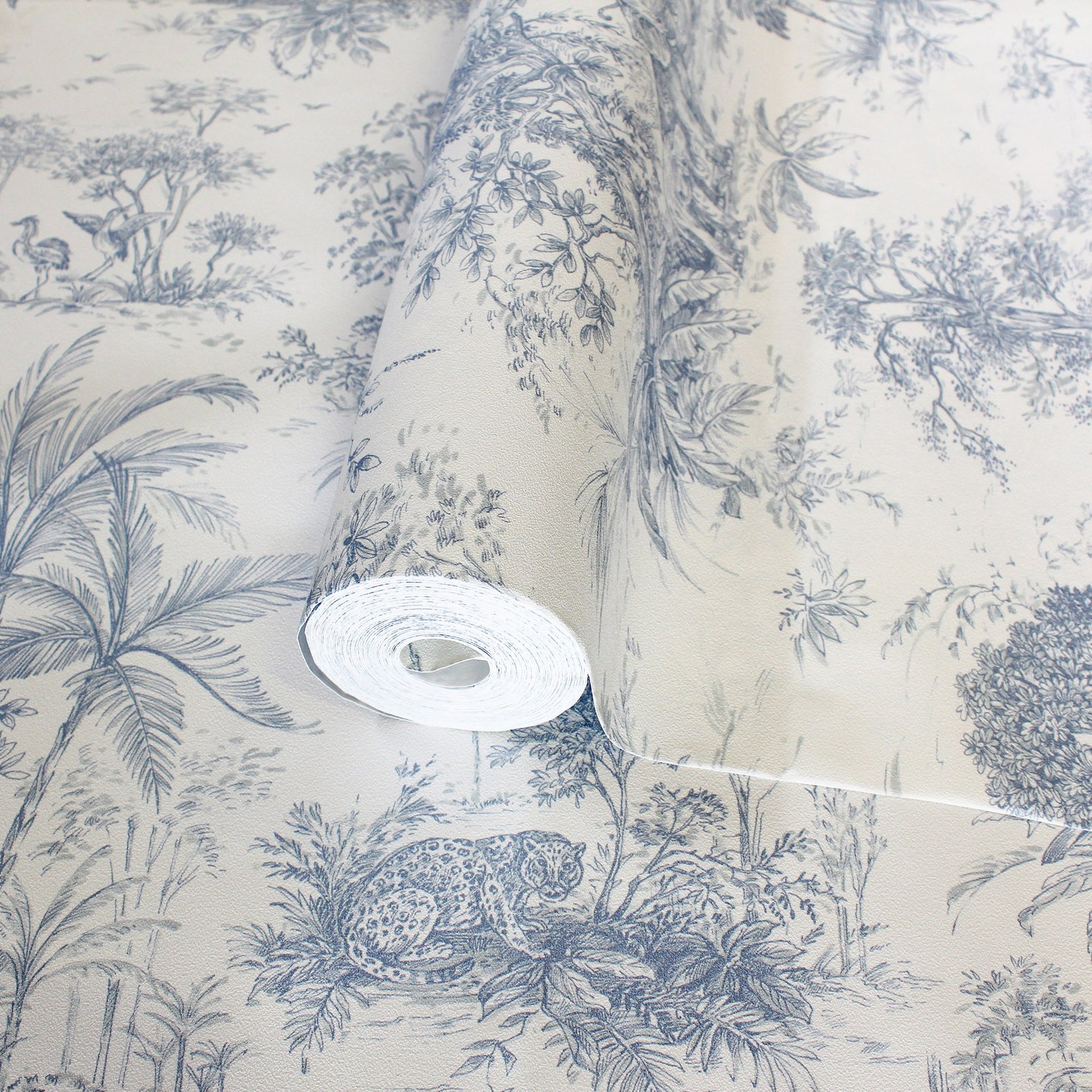 Soft Hue 24207-2 room wallpaper by La Belle Maison