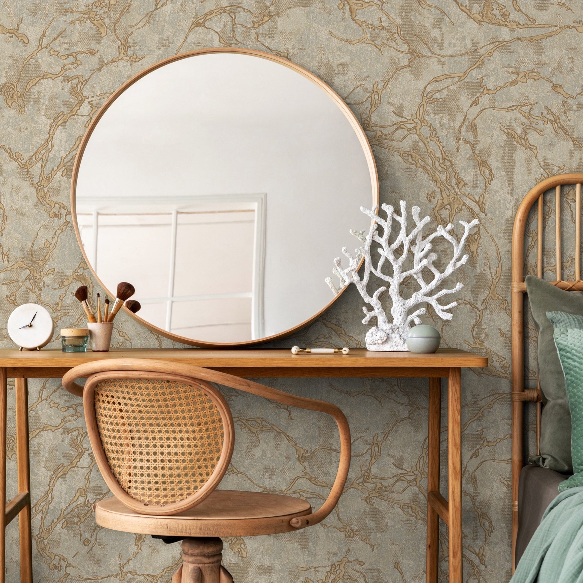 Vera Bloom 1503-4 room wallpaper by La Belle Maison