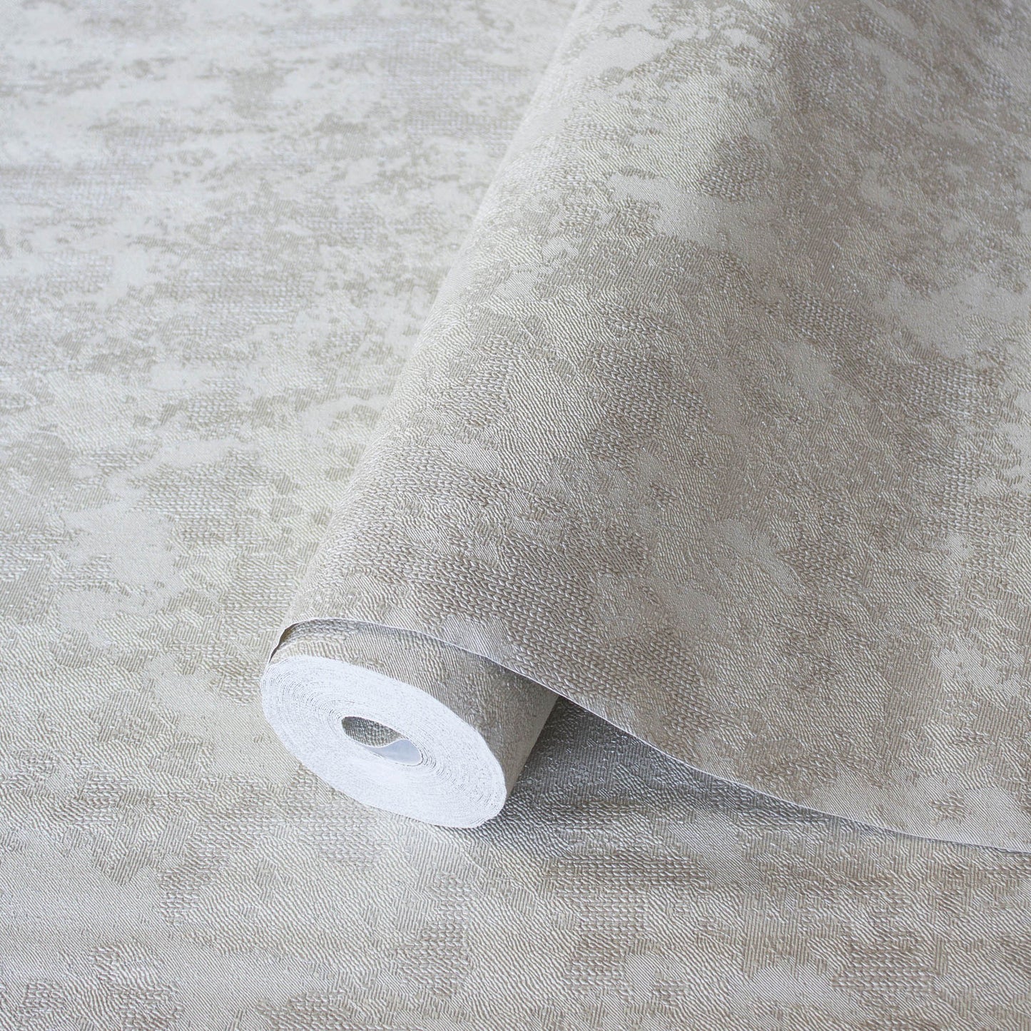 Vera Bloom 1504-3 detail wallpaper by La Belle Maison