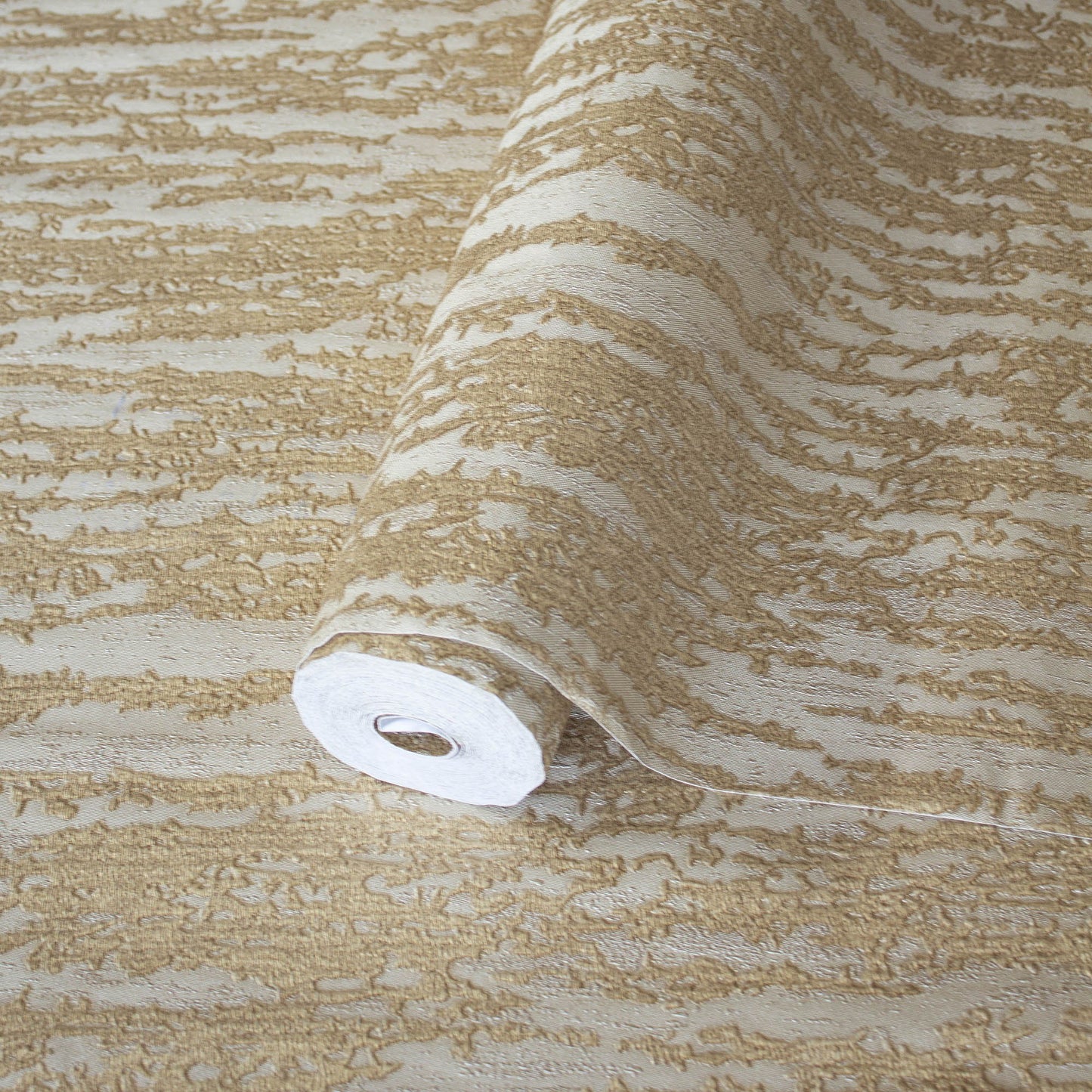 Vera Bloom 1508-4 detail wallpaper by La Belle Maison