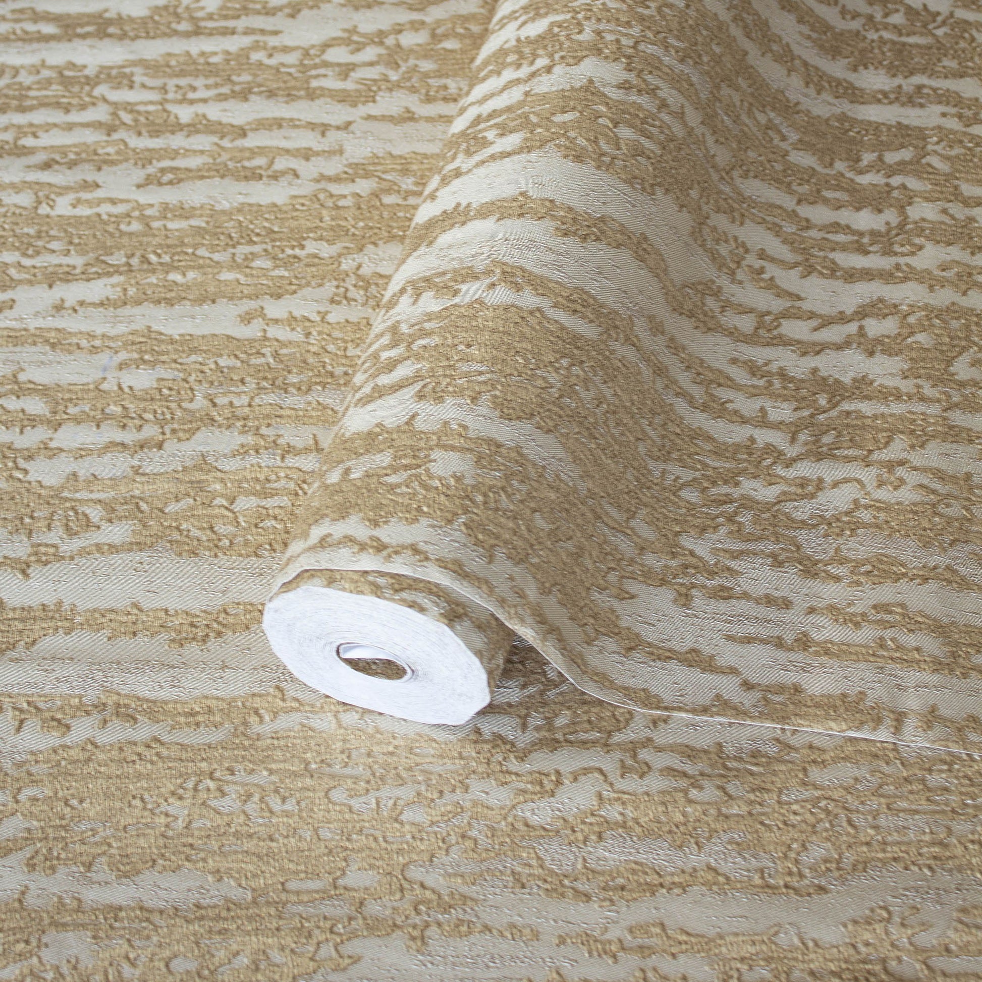 Vera Bloom 1508-4 detail wallpaper by La Belle Maison